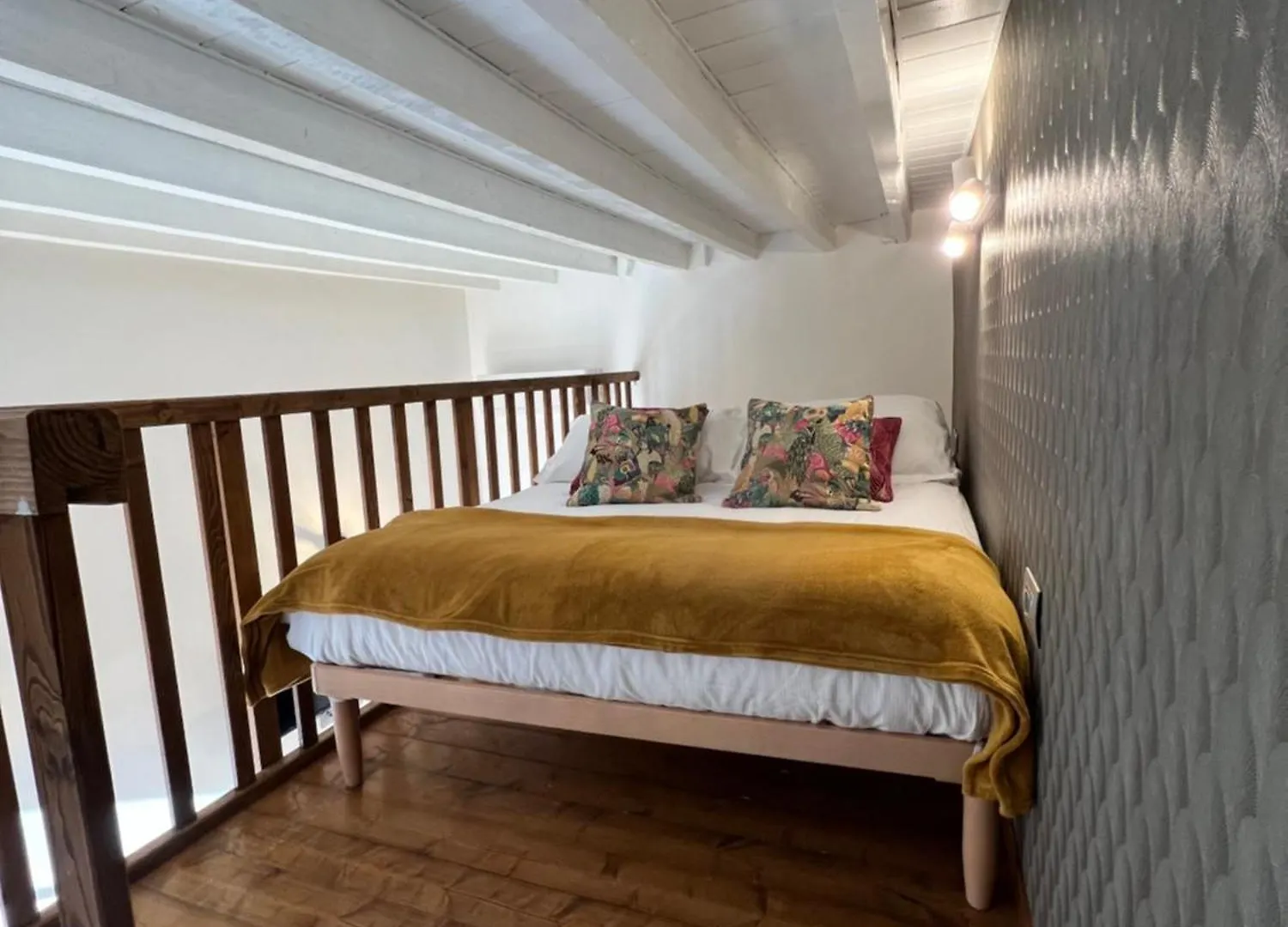 Flo Liberta' Suite Wood Florence